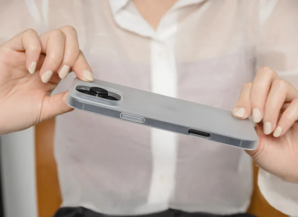 SwitchEasy 0.35 Ultra Slim MagSafe | Apple iPhone 16 Pro Case