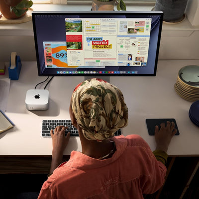 Apple Mac Mini M5 Pro (2026) - desk setup