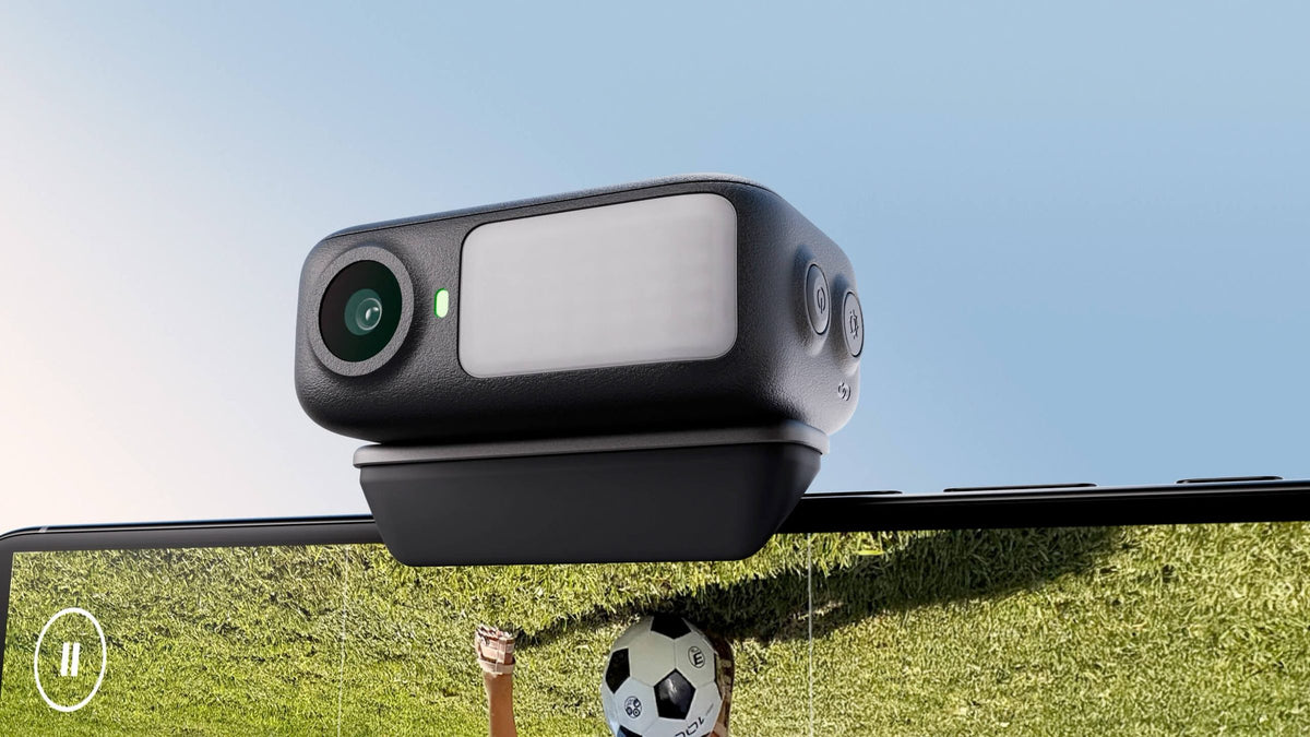 DJI Osmo Mobile 8 - Tracking, light and sound in one.