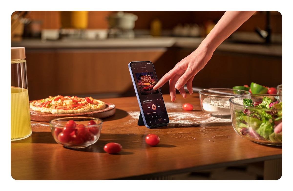 Redmi Note 17 5G - Splashes? Wet hands? Fine.