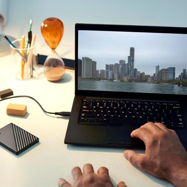 WD My Passport Ultra 1TB (Portable External Hard Drive, USB-C and USB 3.1 Compatible – Silver)