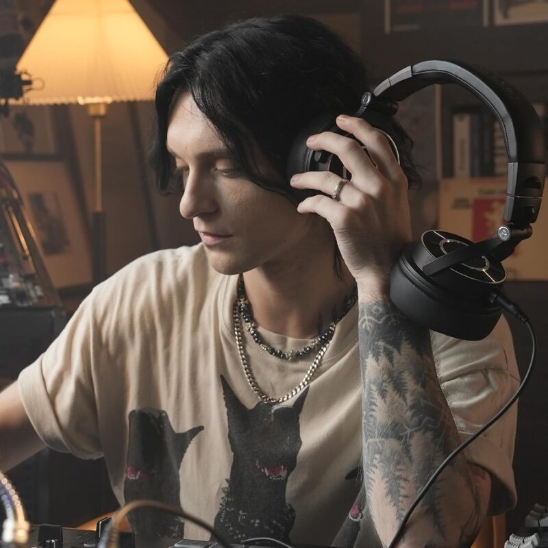 OneOdio Monitor 60 (Professional Studio Headphones Hi-Res Audio, Excellent Noise Isolation & Comfort)